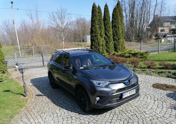 Toyota RAV4 cena 95900 przebieg: 90700, rok produkcji 2017 z Przeworsk małe 154